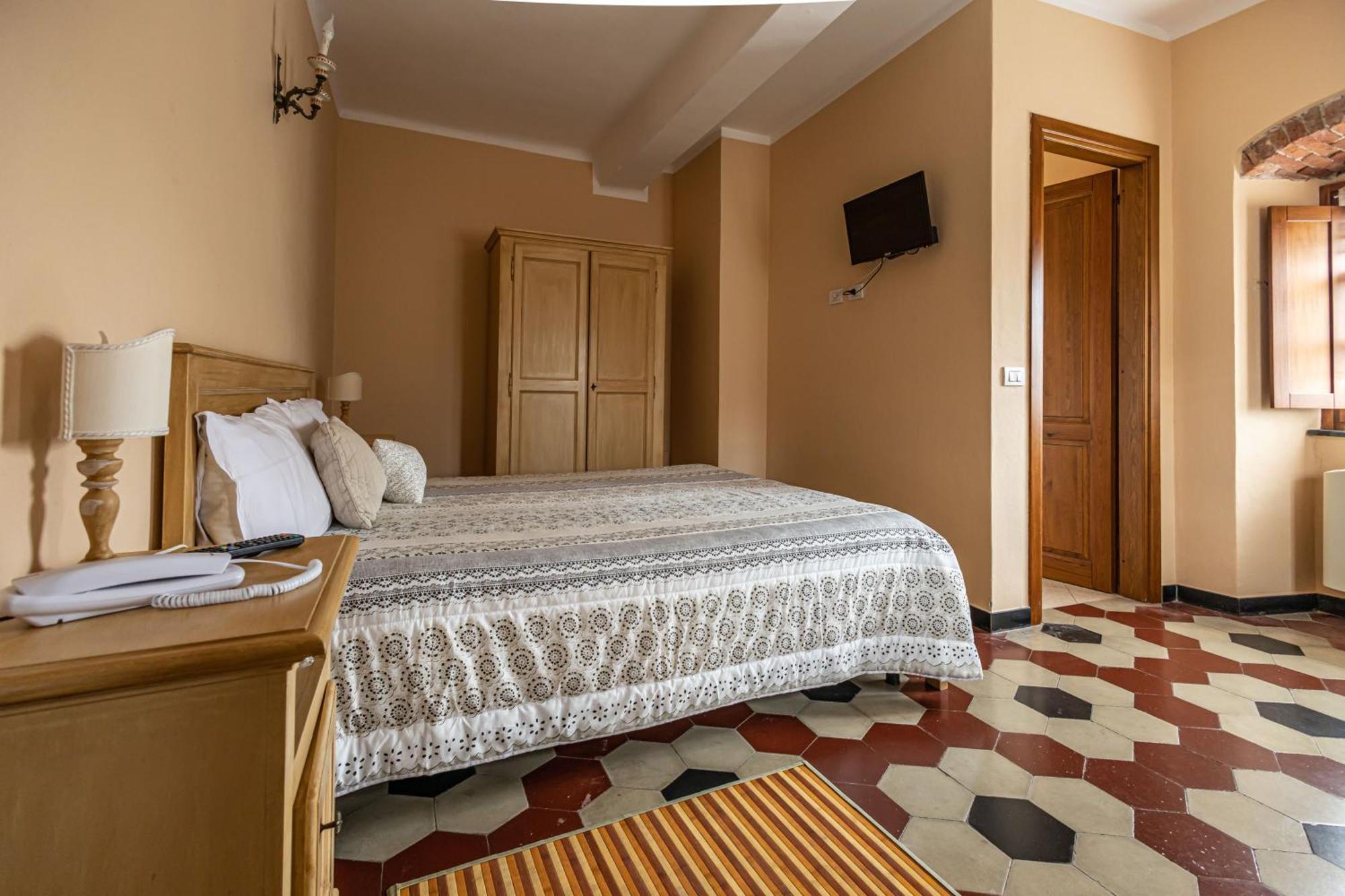 Albergo La Luna Сарцана Экстерьер фото